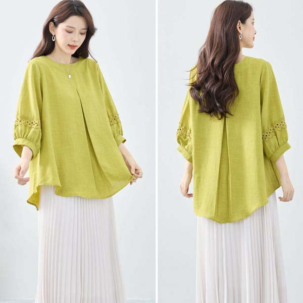 モデルがスカートと合わせた春夏コーデ N03-999 フェミニンスタイル提案