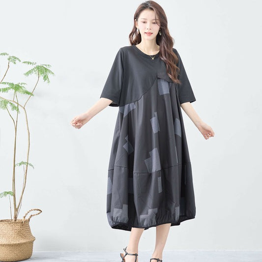 異素材切替バルーンワンピース C08-241D ブラック モデル正面着用 丸みのあるシルエットが特徴