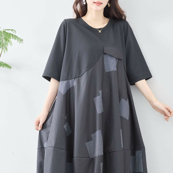 C08-241D ワンピース モデル着用 正面からのバルーンシルエット構図 上下異素材の質感が対比的