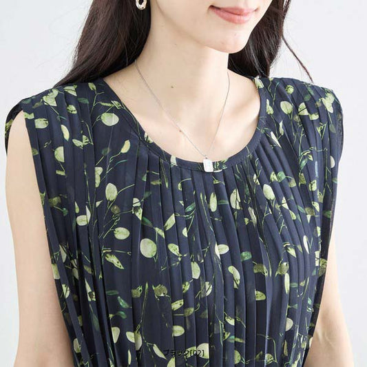 【N82-293A】プリーツ×リーフ柄 ロングワンピース|ノースリーブ・M〜L対応・裏地付き