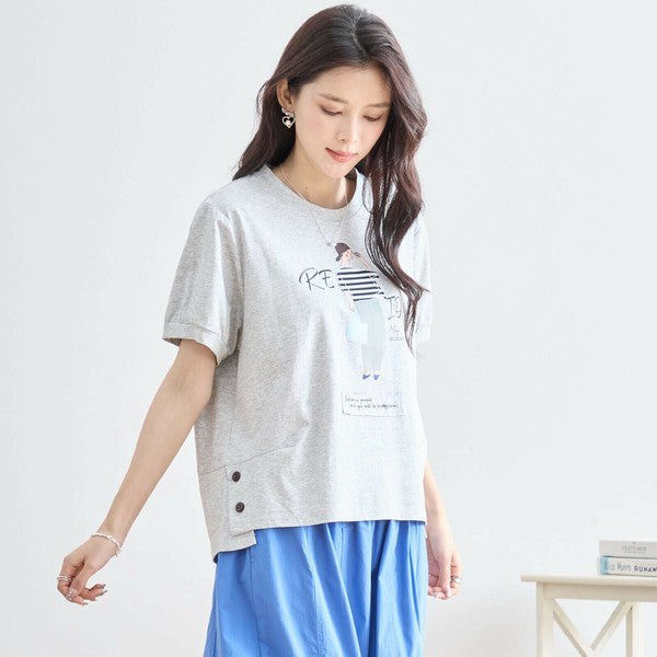 【M〜L】綿混・ガールグラフィックTシャツ|サイドボタン・半袖・カジュアル・N12-655
