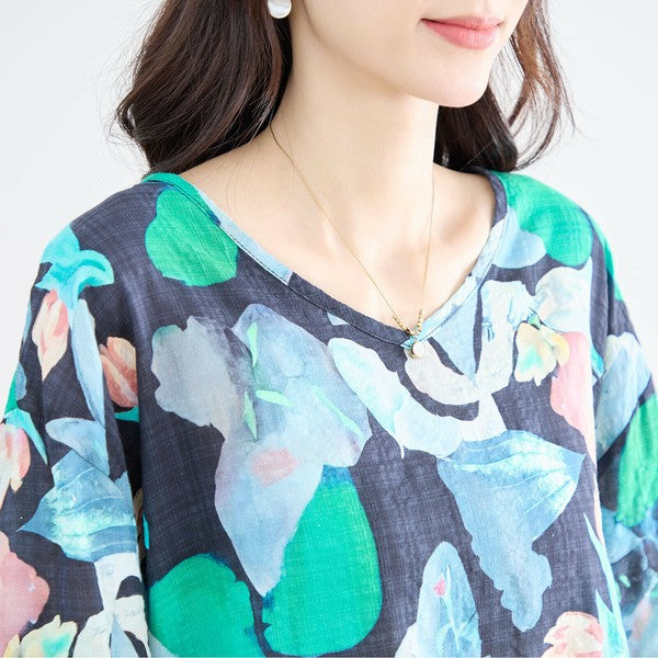 Vネックラインのディテール N13-258 ネックまわり拡大 クリーンな印象の首元