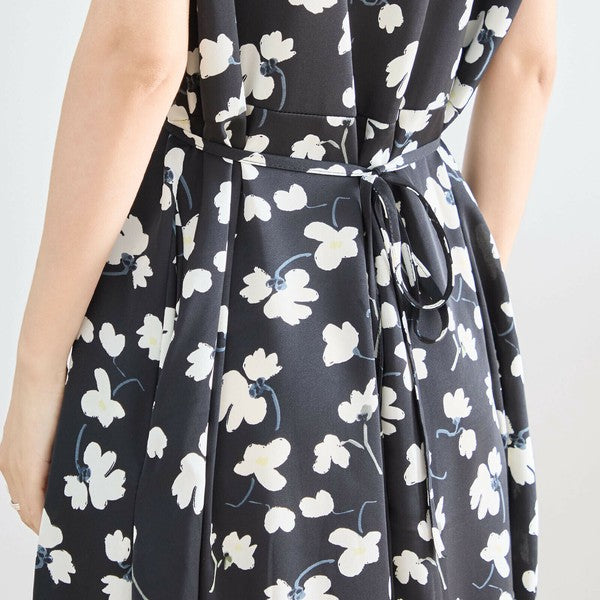 N53-041 ワンピース ウエストリボンの結び目拡大 シルエット調整ができる仕様