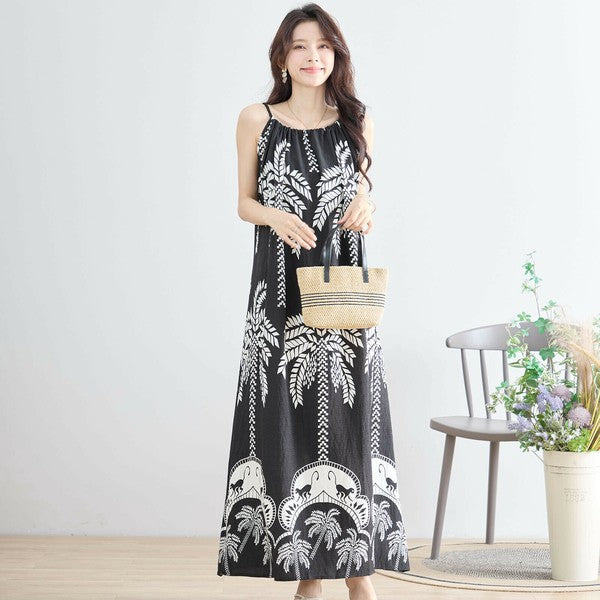 エスニック柄ノースリーブワンピース ブラック モデル正面着用 軽やかなAラインシルエット