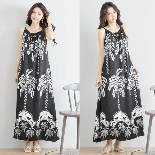 ブラックノースリーブワンピース 正面からの着用 全身が映るシンプルな立ち姿