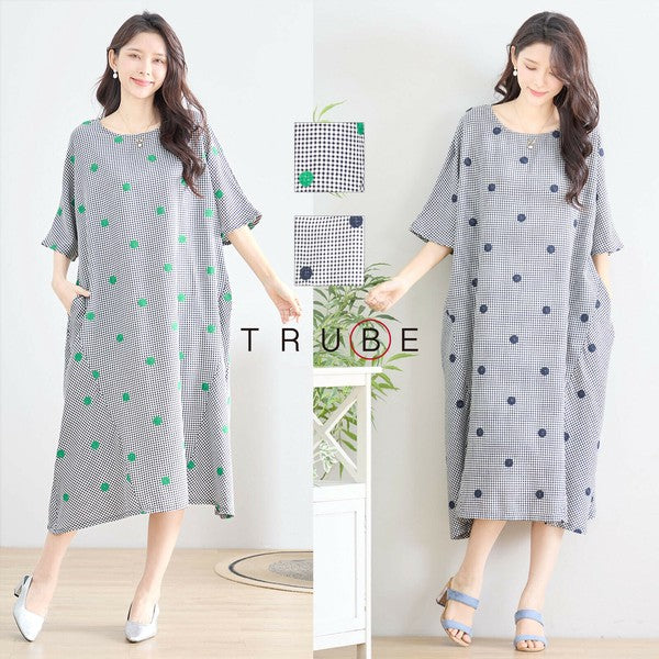 N83-175 ワンピース モデル色違い着用構図 サイズ感とボリューム感が伝わる比較画像