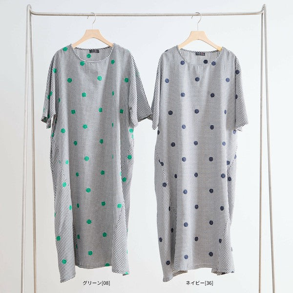 N83-175 ワンピース ハンガー吊り構図 色違い2枚並んだデザイン確認用画像