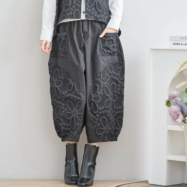 【M〜L対応】立体花柄アップリケバルーンパンツ|アート感・体型カバー・個性派デザイン・N53-042