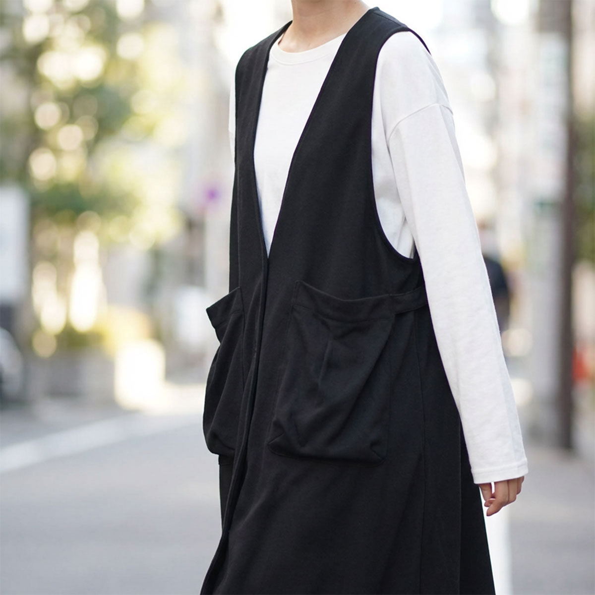 M】深Vネックロングベスト ジレ 起毛素材 大きなポケット 体型カバー