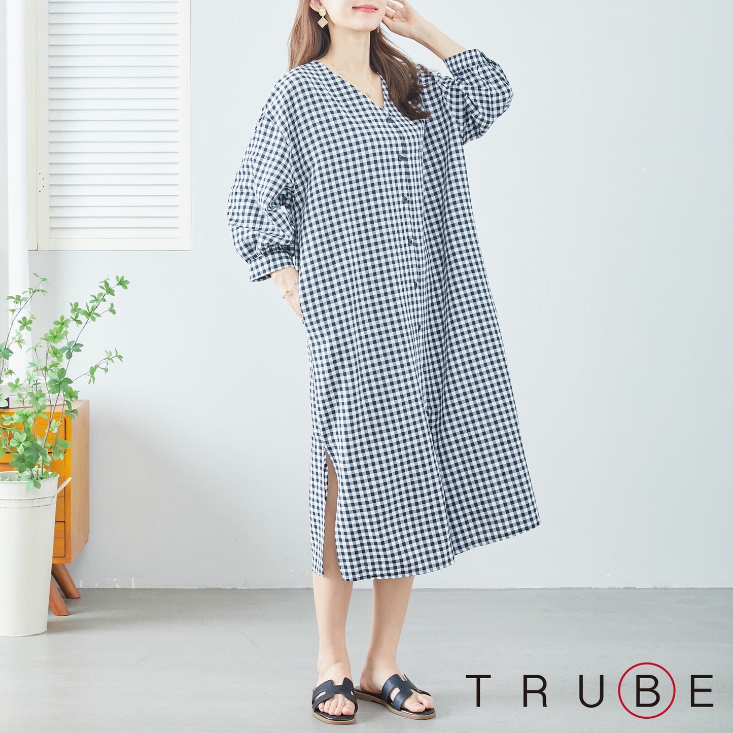 【M〜L】スリット入りチェック柄ワンピース (C08-158) 11218299