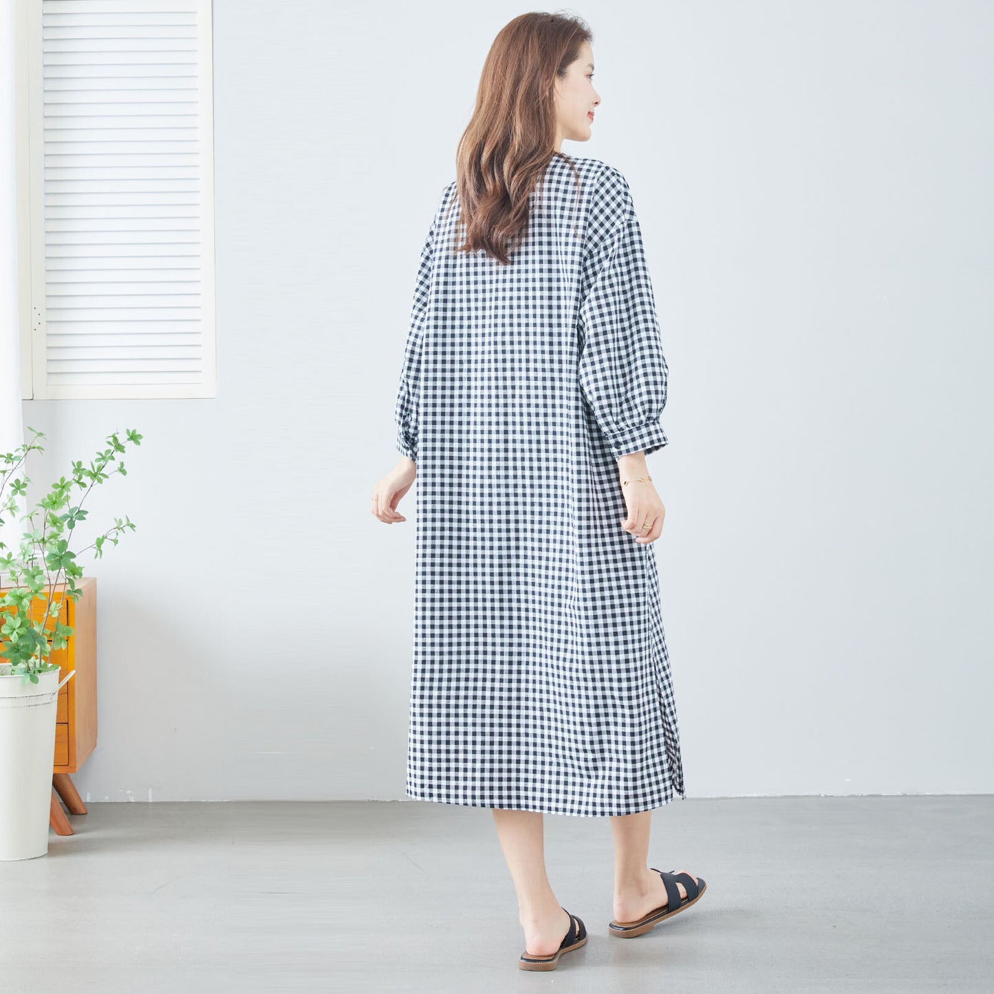 【M〜L】スリット入りチェック柄ワンピース (C08-158) 11218299