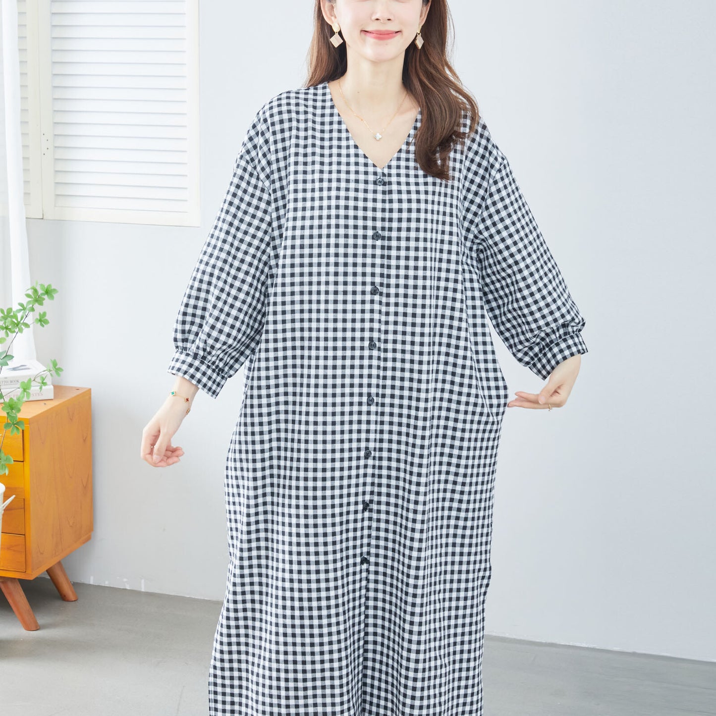 【M〜L】スリット入りチェック柄ワンピース (C08-158) 11218299