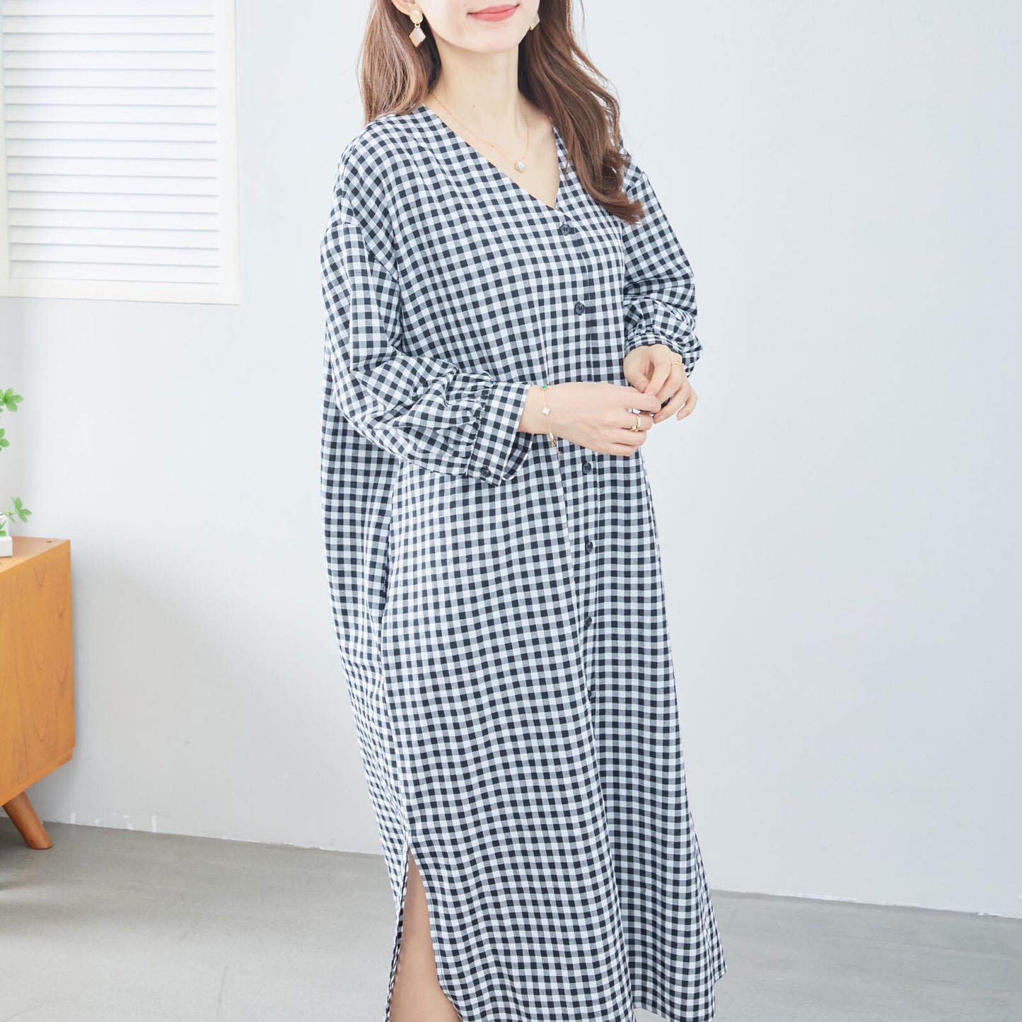 【M〜L】スリット入りチェック柄ワンピース (C08-158) 11218299