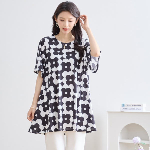 「【M〜L】イラストフラワープリントフレアチュニック｜華やかプリント×体型カバー（N13-172A）