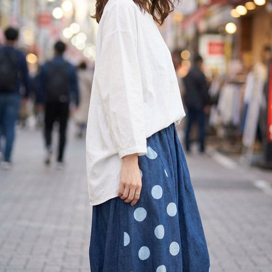 遊び心とシルエットを纏う。ドット切替が主役の大人ナチュラルなバルーンデニム