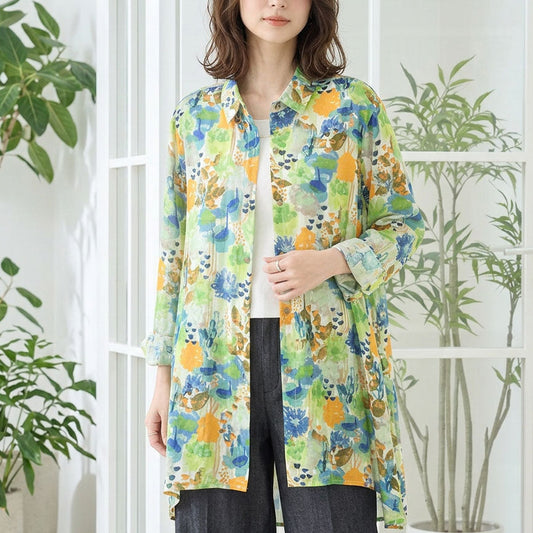 纏うアート。絵画のように鮮やかな「水彩タッチフラワー」の綿100%ロングシャツ