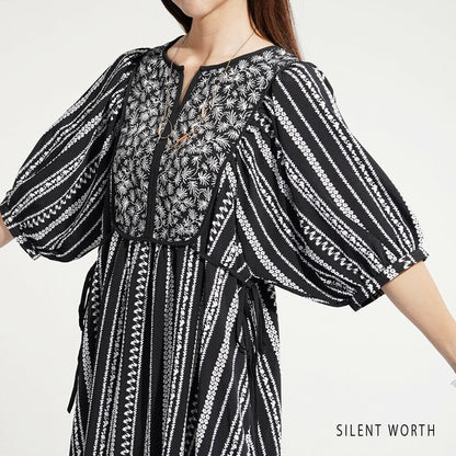 【Mサイズ】SILENT WORTH モノトーンプリント切替マキシワンピース｜ゆったり体型カバー・上品エスニック柄・五分袖 C-3273