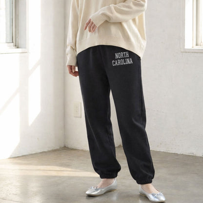 【ユニセックス】裏毛スウェットパンツ 綿100% 肉厚 洗い加工 リラックス ロゴ Sans Souci 34+