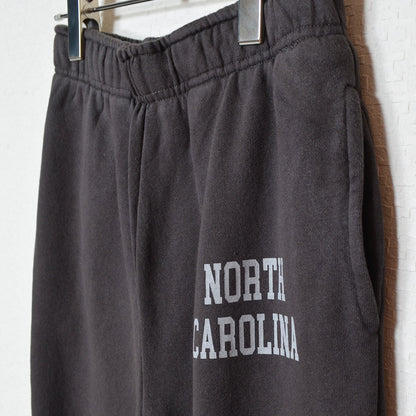 【ユニセックス】裏毛スウェットパンツ 綿100% 肉厚 洗い加工 リラックス ロゴ Sans Souci 34+