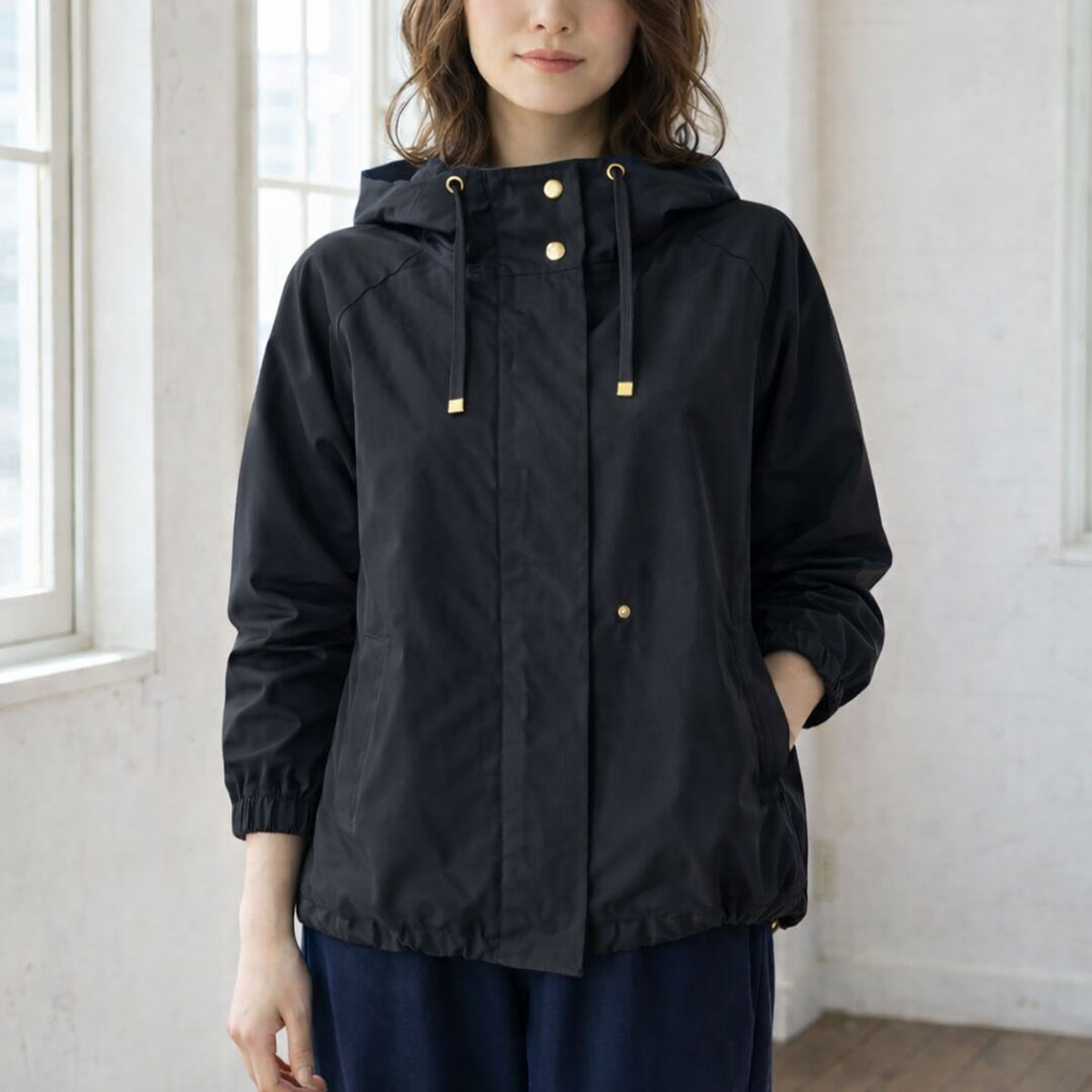 【フリー】撥水加工マウンテンパーカー 金具ゴールド フード付き 春アウター 羽織り Sans Souci 34+