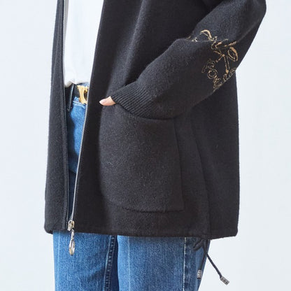 【M〜L】フード付きバックデザインニットブルゾン｜体型カバー・あったか・大人カジュアル・TRUBE・N25-163A