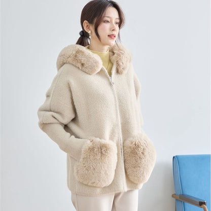 【M〜L】ふわふわポケット付きファーフードブルゾン｜暖かリッチ・大人かわいい・TRUBE・N25-091B