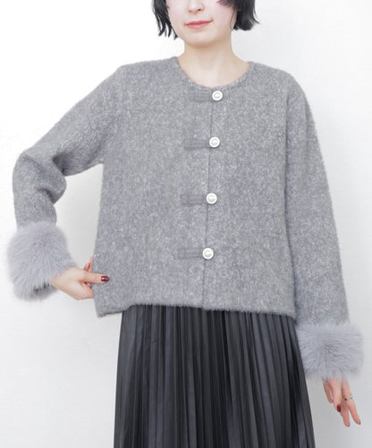 正面から見たニットカーディガンの着用イメージ