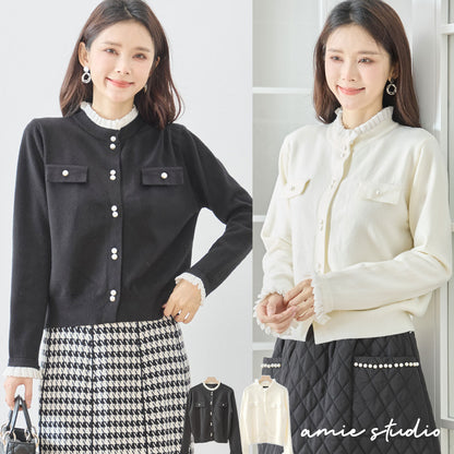 【M〜L】フリルネックパール釦ニットカーディガン｜amie studio