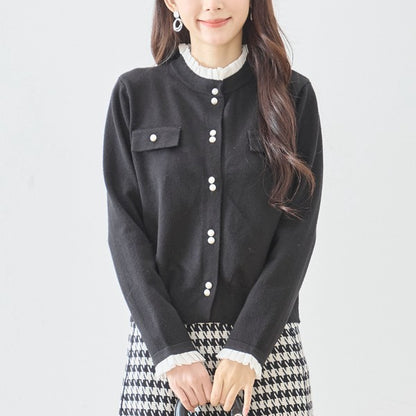 【M〜L】フリルネックパール釦ニットカーディガン｜amie studio