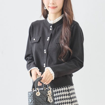 【M〜L】フリルネックパール釦ニットカーディガン｜amie studio