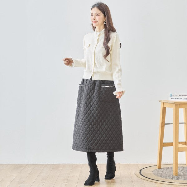 【M〜L】フリルネックパール釦ニットカーディガン｜amie studio