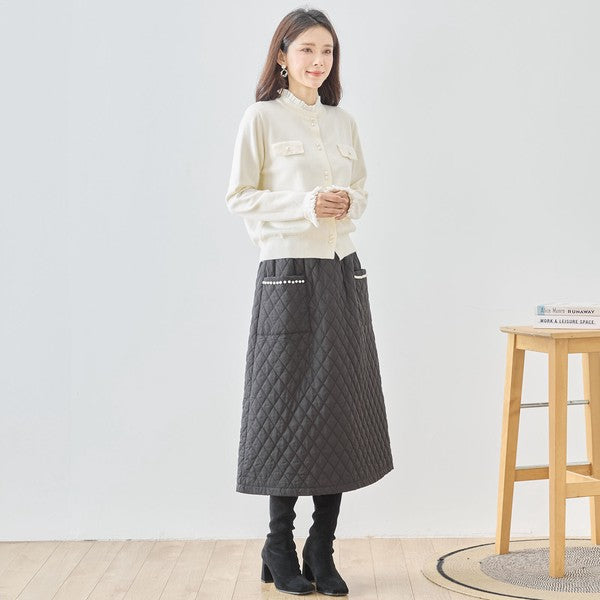 【M〜L】フリルネックパール釦ニットカーディガン｜amie studio