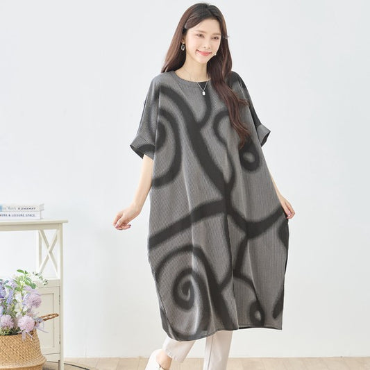アートスパイラル柄 コクーンワンピース 半袖 縦畝素材 ゆったり 体型カバー モードカジュアル