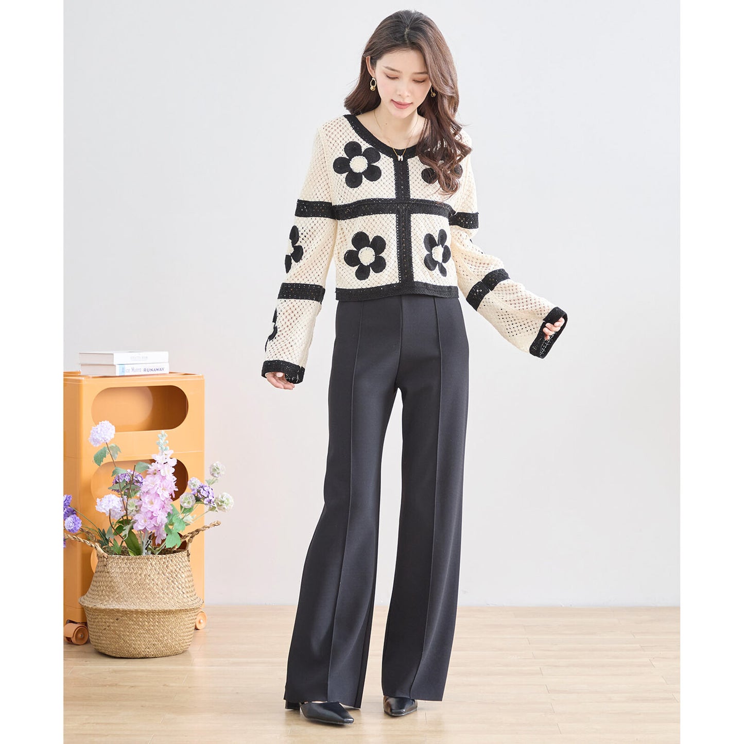 バイカラー フラワーモチーフ ニット トップス 透かし編み ショート丈 レイヤード 長袖