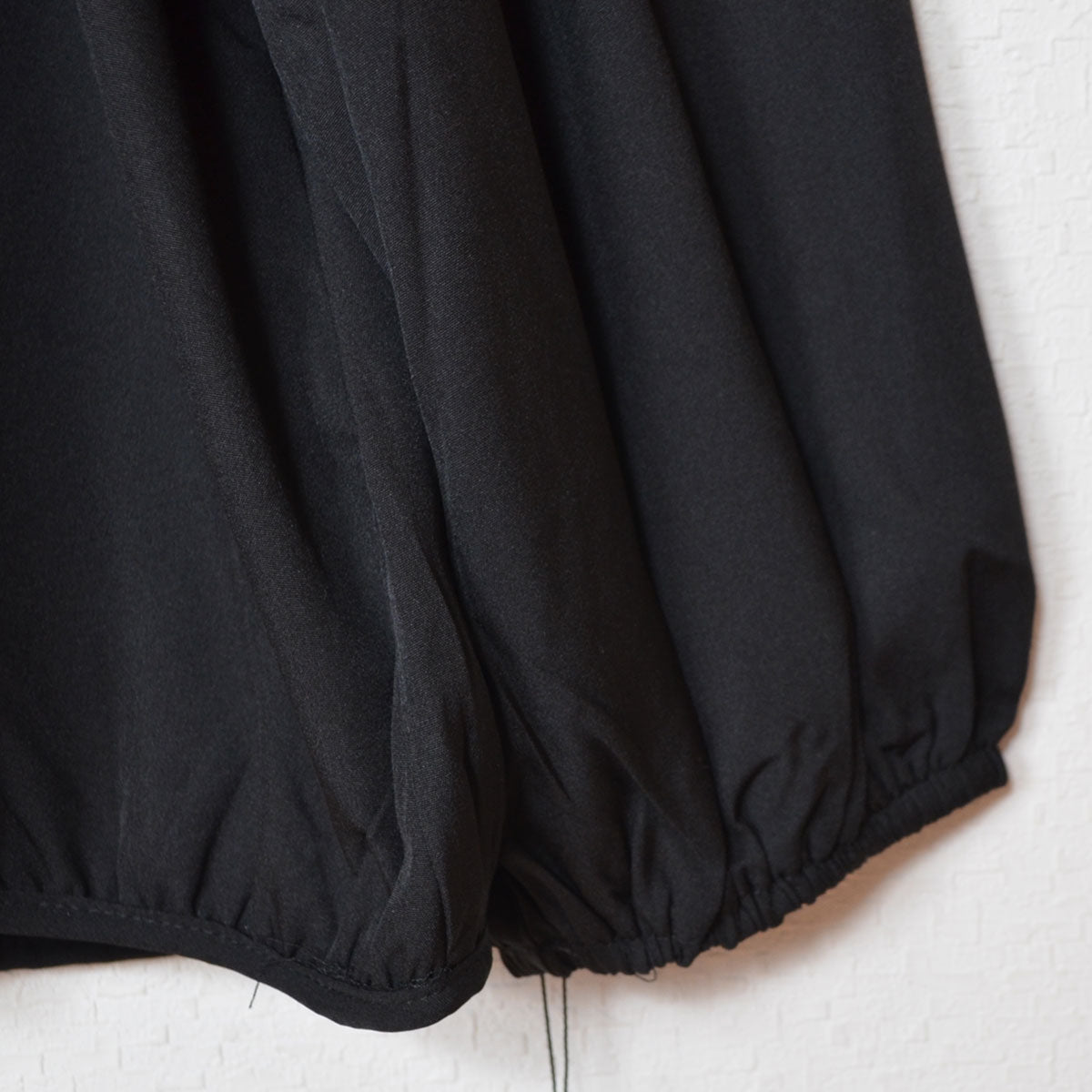 ブラック ポリスパン ギャザー ラウンドネック ジャケット ジップアップ ゆったり
