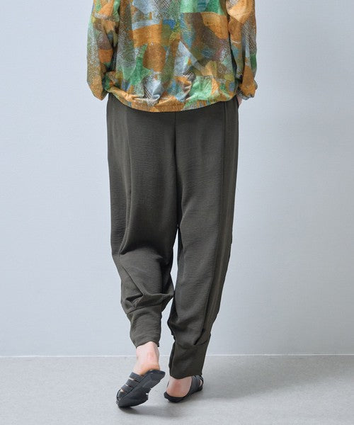 バナナパンツ ドレープ とろみ素材 テーパード ワイド ウエストゴム ゆったり 春夏