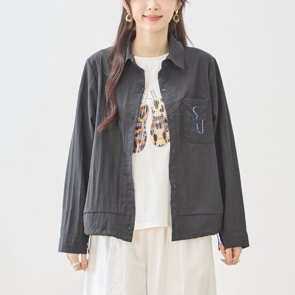 胸元刺繍 ドローストリング デザインシャツ 長袖 裾ドロスト 襟付き きれいめ カジュアル ブラウス