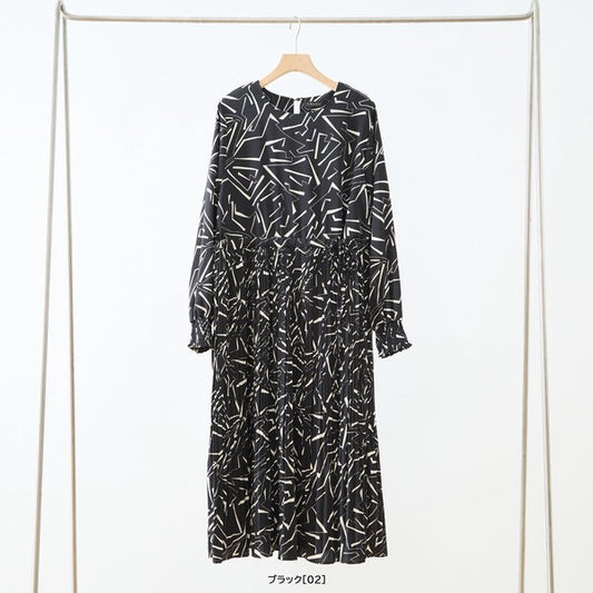 ライン柄 幾何学模様 プリーツ ロングワンピース 長袖 シャーリング ウエスト切替 きれいめ