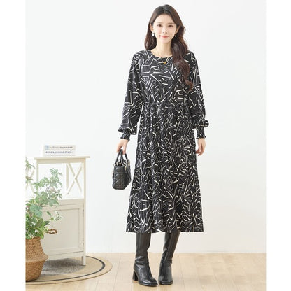 ライン柄 幾何学模様 プリーツ ロングワンピース 長袖 シャーリング ウエスト切替 きれいめ