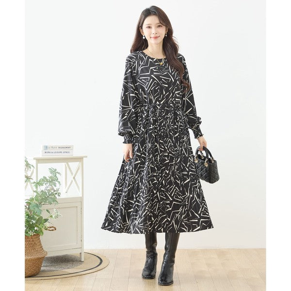 ライン柄 幾何学模様 プリーツ ロングワンピース 長袖 シャーリング ウエスト切替 きれいめ