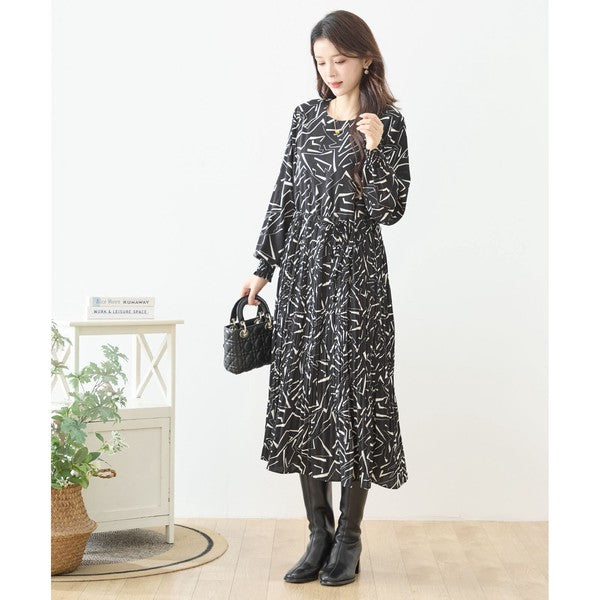 ライン柄 幾何学模様 プリーツ ロングワンピース 長袖 シャーリング ウエスト切替 きれいめ