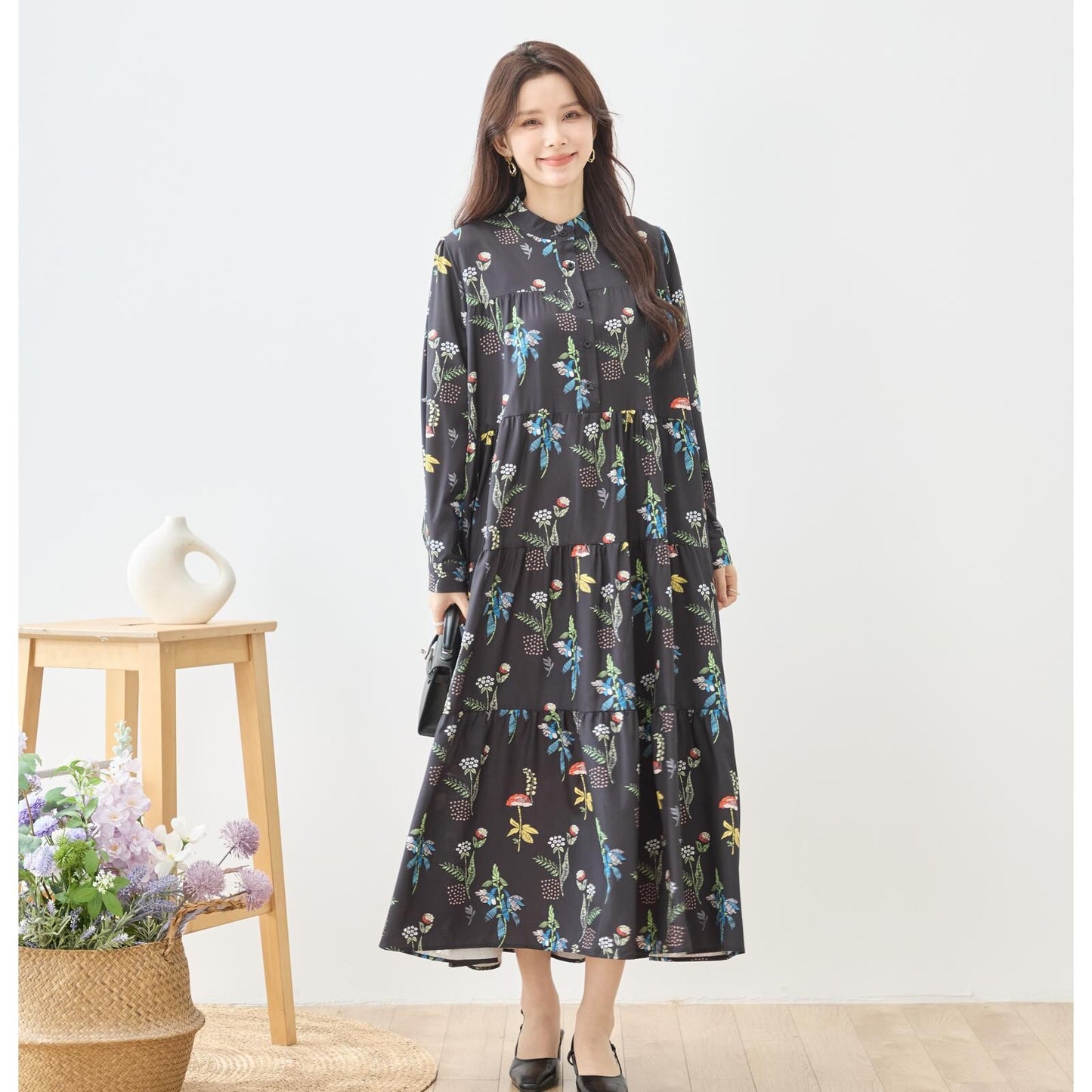 ボタニカルプリント ティアードワンピース 長袖 フロントボタン 花柄 ロング丈 きれいめ 大人カジュアル
