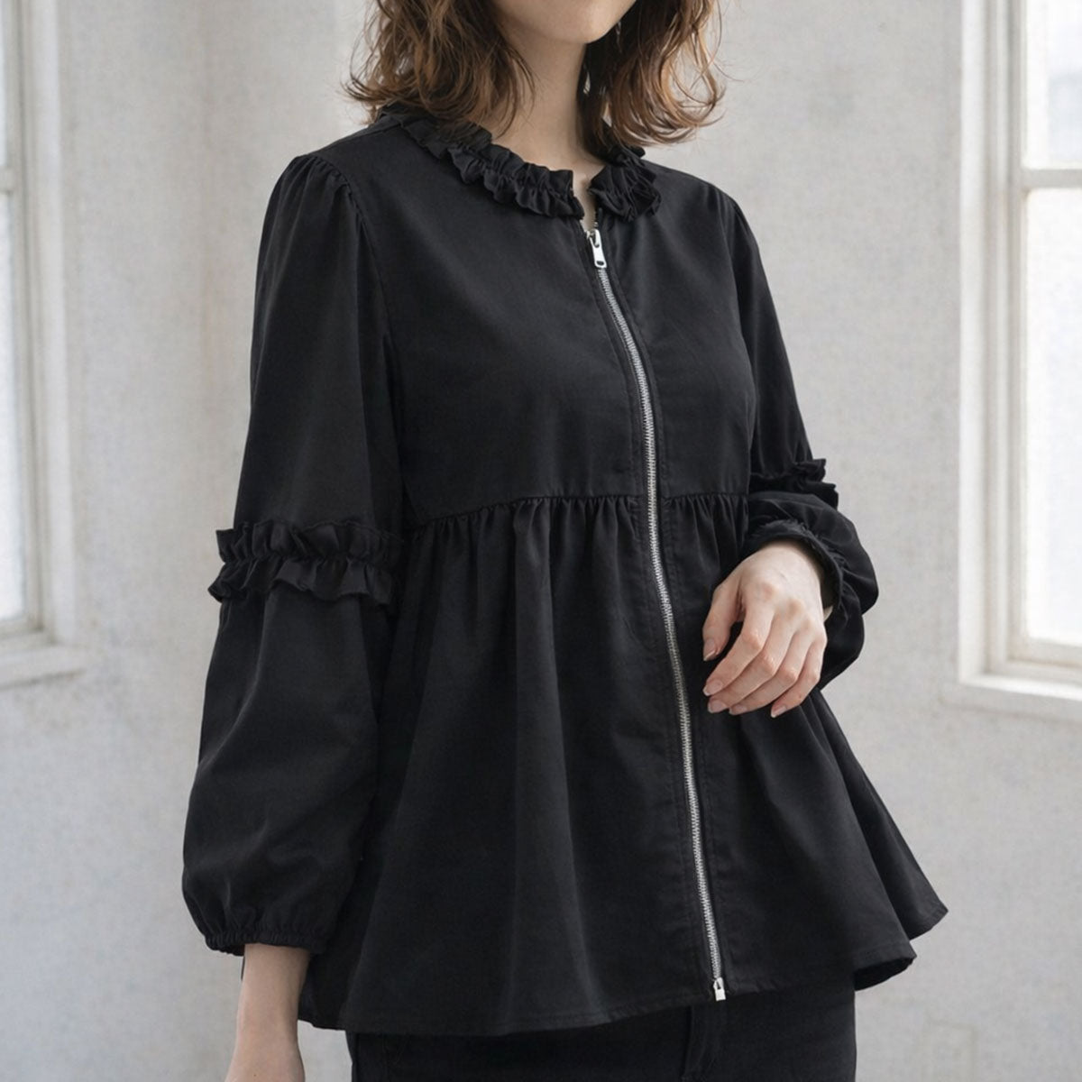 フリルカラー ジップアップ ジャケット ペプラム ギャザー ボリューム袖 ライトアウター