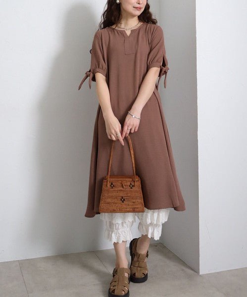 袖リボン キーネック ワンピース 半袖 ゆったり Aライン 体型カバー 膝下丈
