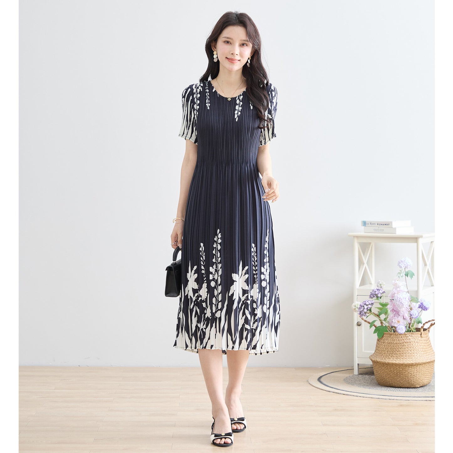 シック フローラル プリーツ ワンピース 半袖 花柄 総プリーツ 伸縮 ゆったり