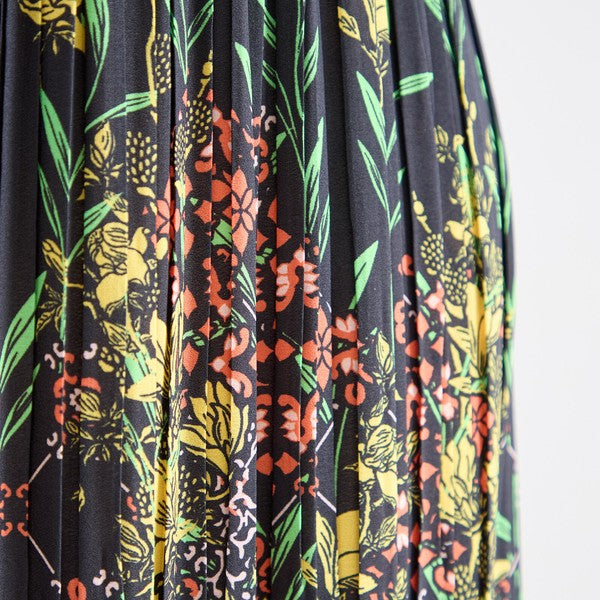 ブラック ボタニカル柄 総プリーツ ワンピース 半袖 ミディ丈 グラデーション