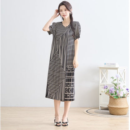 ブラック ジオメトリック柄 総プリーツ ワンピース 半袖 マキシ ゆったり M-L