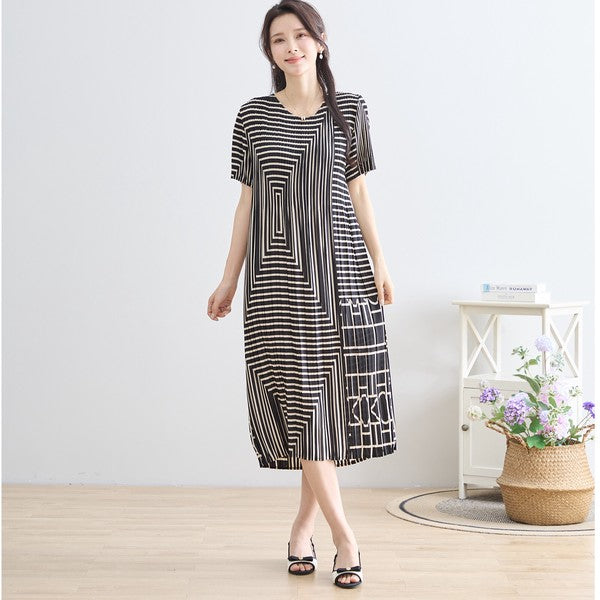 ブラック ジオメトリック柄 総プリーツ ワンピース 半袖 マキシ ゆったり M-L