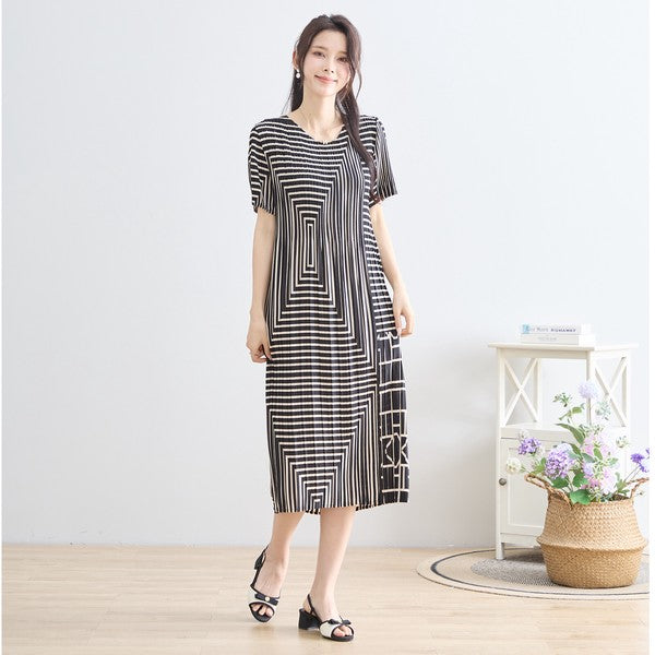 ブラック ジオメトリック柄 総プリーツ ワンピース 半袖 マキシ ゆったり M-L