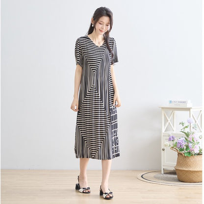 ブラック ジオメトリック柄 総プリーツ ワンピース 半袖 マキシ ゆったり M-L